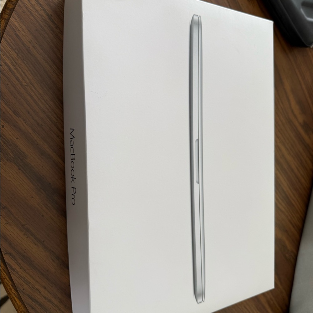 Apple MacBook Pro - Picture 9 of 9